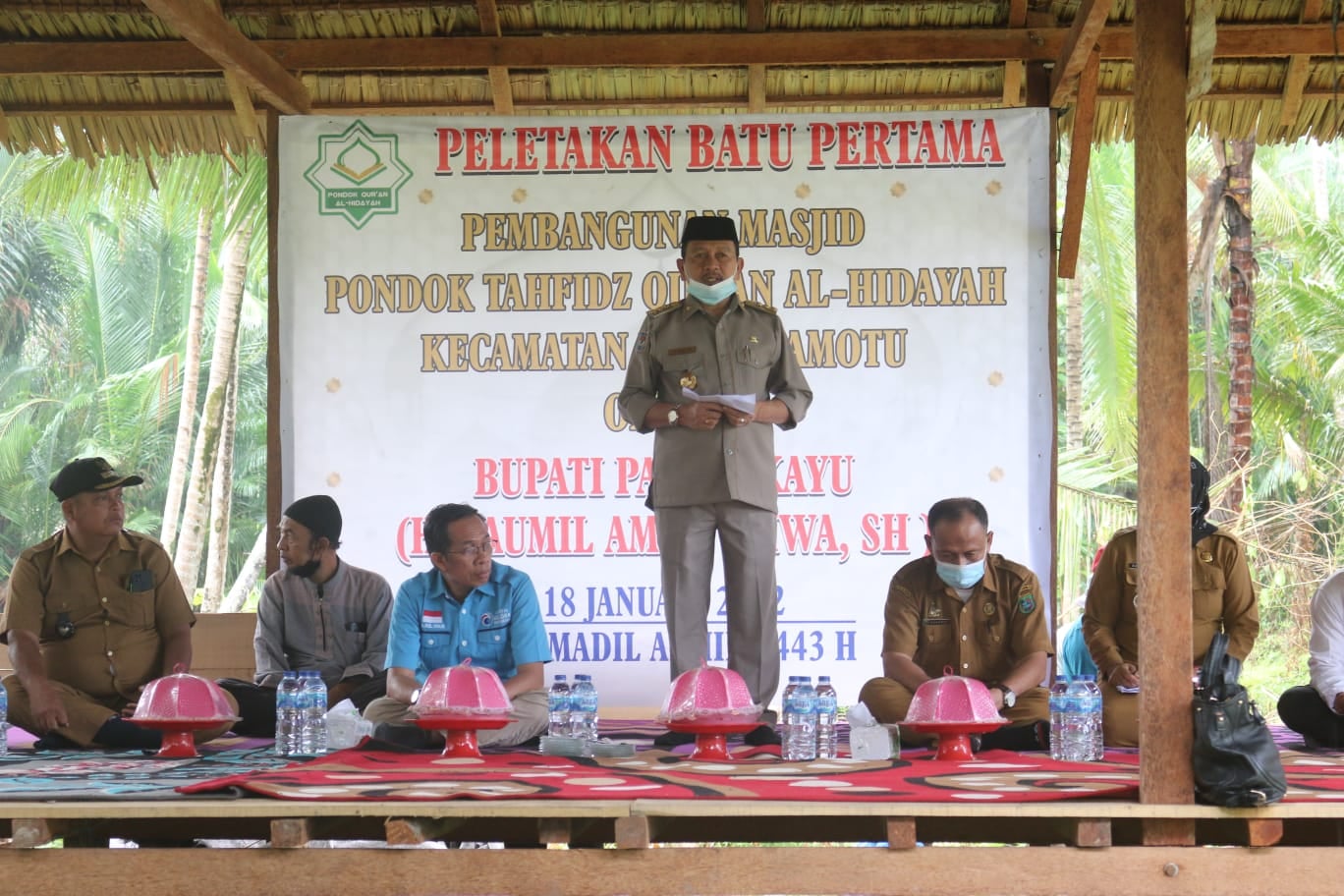 Foto: Bupati Pasangkayu Hadiri Peletakan Batu Pertama Pembangunan Masjid Pondok Tahfidz Quran